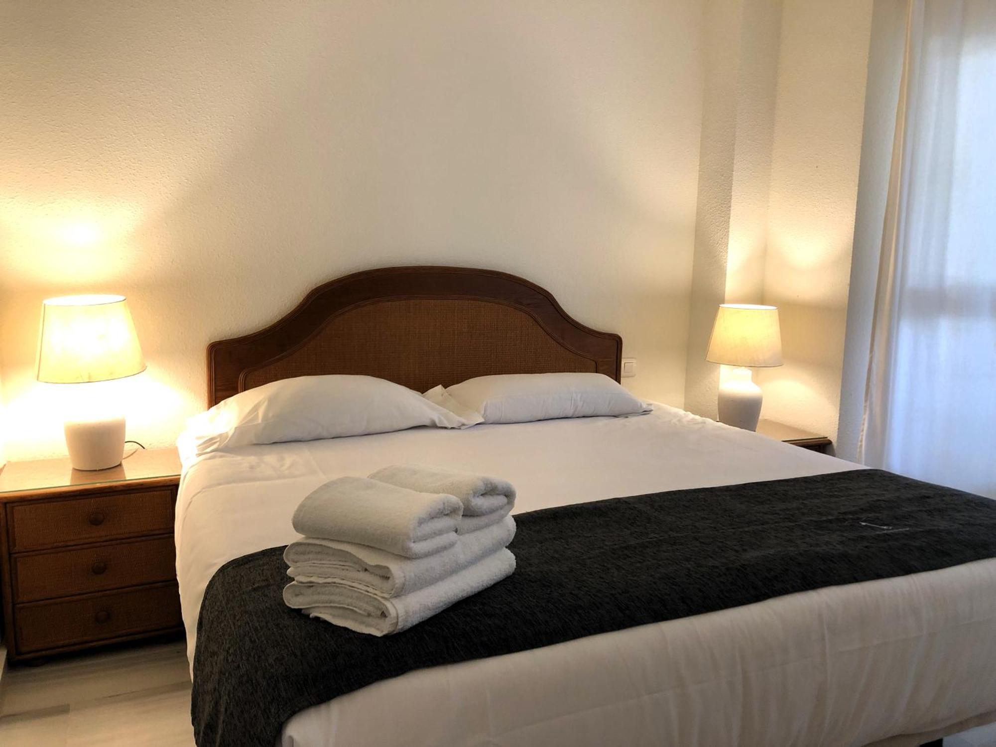 Apartamentos y casas SERINAMAR- Banús, Marbella Habitación foto